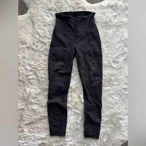 Lululemon | Rogue Renegade Super High Rise Tight 25"